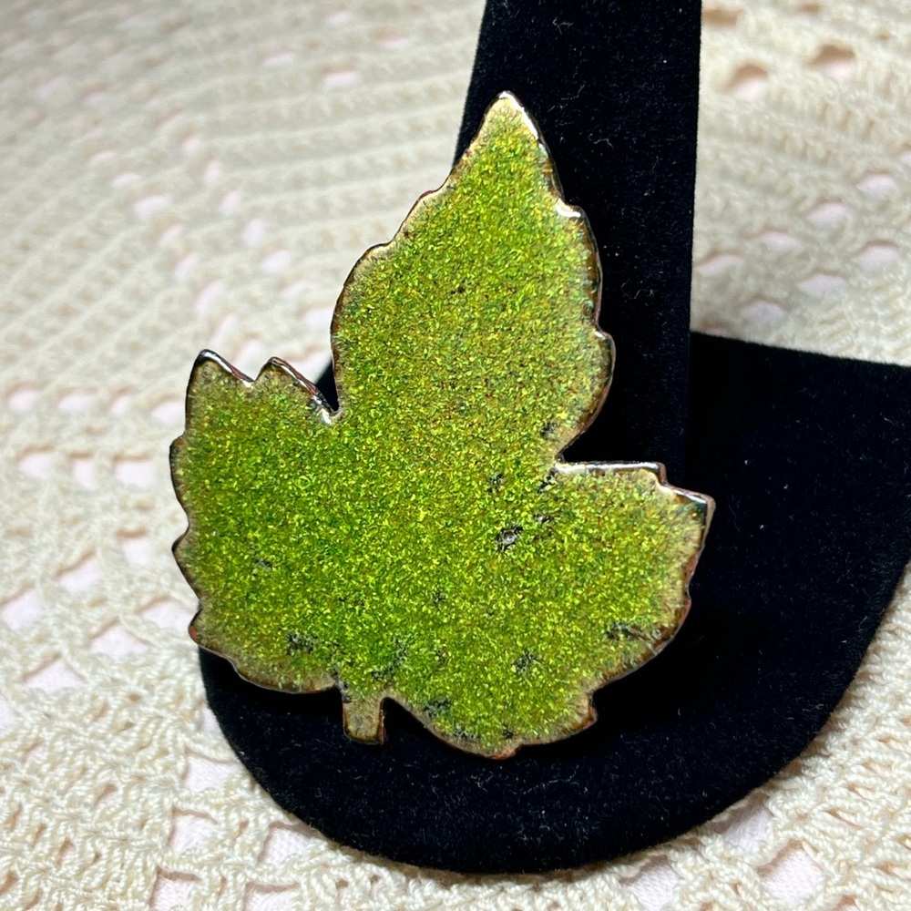 Vintage Enamel on Copper Maple Leaf Brooch – Mid-Century Modern Green Pin